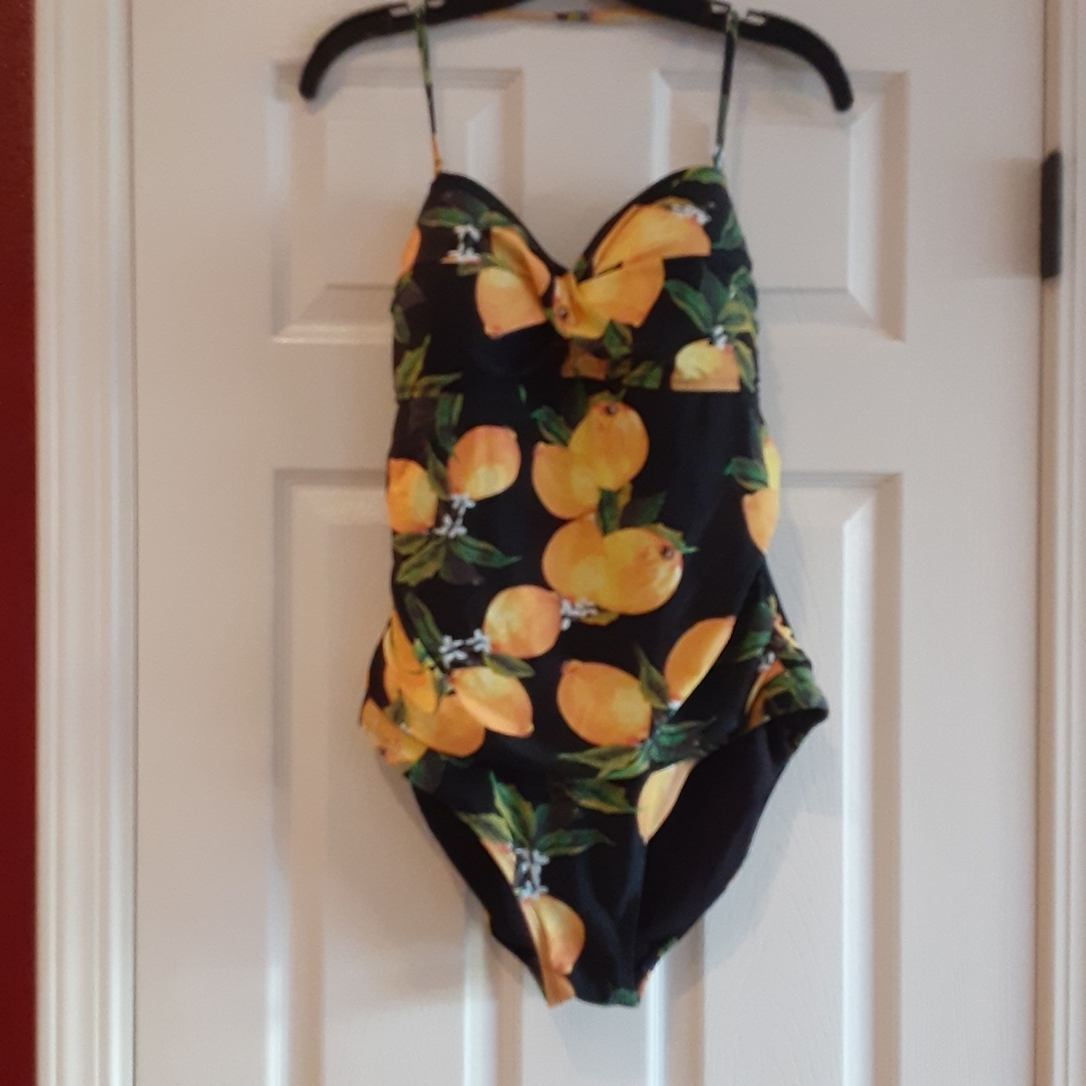 Hilor 1 piece swimsuit, size 14